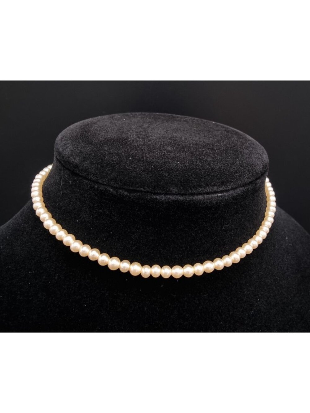 Vintage 1940s-1960s Faux Pearl Choker Necklace - Picture 2 of 6